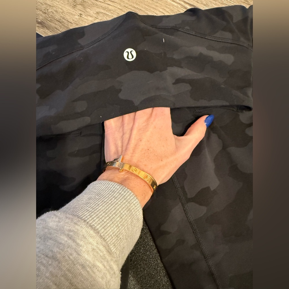 Lululemon - Picture 5 of 7